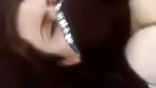 ثعلبة الصحراء تنيك غريبًا في السيارة بورن عنيف