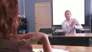 لم تقم بريتني بدورها حتى كاميرا الويب الخاصة بها عندما تم القبض عليها من المحلات التجارية، حتى تم القبض عليها