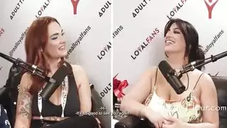 سارة عربي: ملكة الثدي في الأفلام الإباحية الصريحة