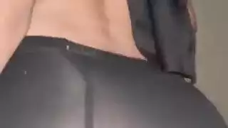 مؤخرة فتاة محجبة العربية القذرة جاهزة لاختراق شرجي عميق