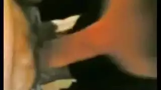 فتاة مسلمة تمص قضيبًا عربيًا ضخمًا في جلسة جنس فموي إباحي صريح