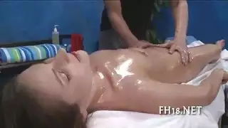 إباحية منفردة: مراهقة تداعب نفسها حتى إفراج شديد