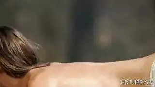 ممثل إباحي يهيمن على صديقته بجنس عنيف في الشقة