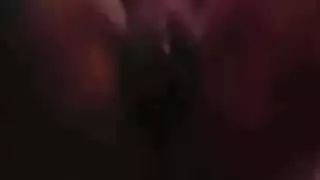 إباحي: عاهرة الأبنوس تتعرض لإساءة جنسية عنيفة في حلقها من مدمن