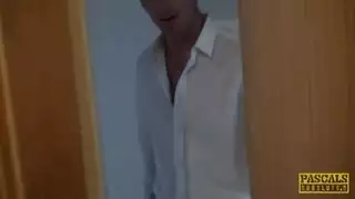 جنون مص ثنائي: مص وجنس في علاقة ثلاثية جامحة