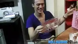 تخوض الديوث المخنث رياضة مائية