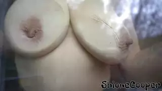 شهواني الثدي الطبيعية نافذة او شباك