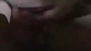 تم القبض عليها متلبسة: فتاة بأسلوب عاهرة تمارس جنسًا صارمًا في السيارة