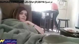 متعة سرية للفتاة الصغيرة مع صديقها الحميم